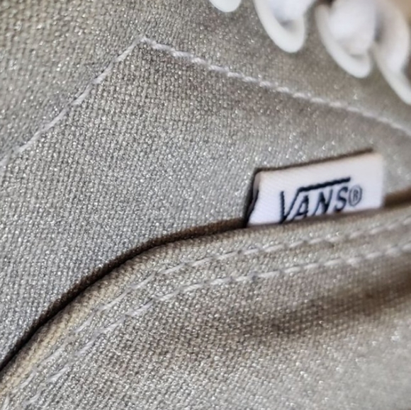 Vans off the wall silver size 8.5 US lace up - Picture 3 of 8